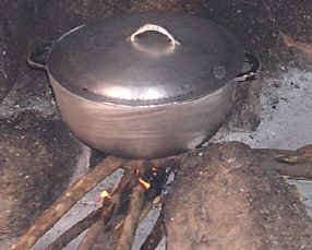feu traditionnel en Guine